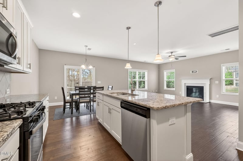 152 E Ravano Dr, Clayton, NC 27527