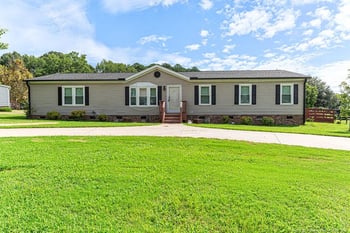 152 Rocks Edge Ln, Smithfield, NC 27577