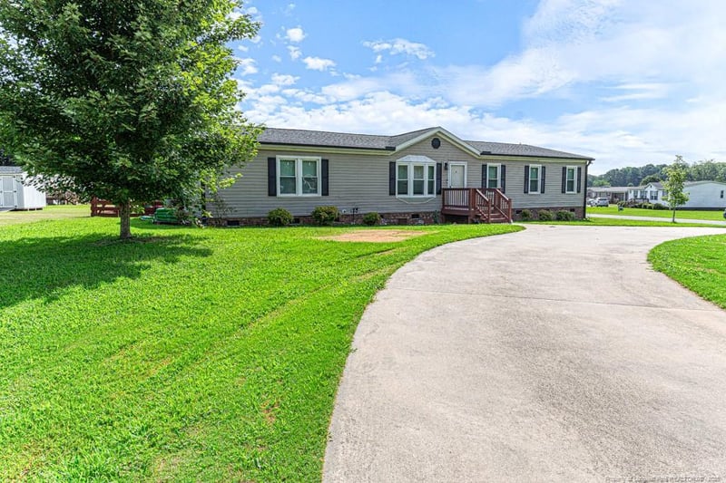 152 Rocks Edge Ln, Smithfield, NC 27577