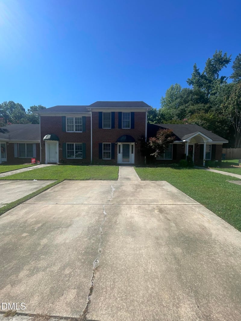 152 Rollingwood Dr, Dunn, NC 28334