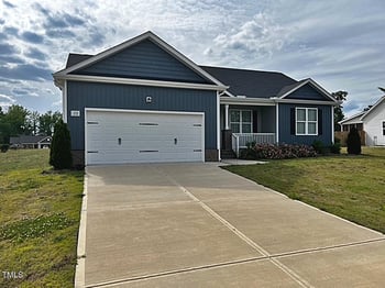 152 Springtooth Dr, Zebulon, NC 27597