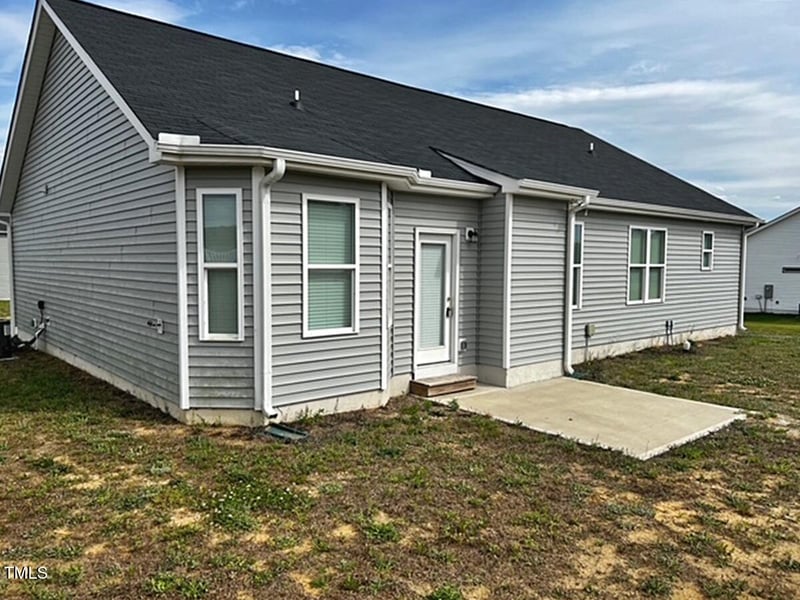 152 Springtooth Dr, Zebulon, NC 27597