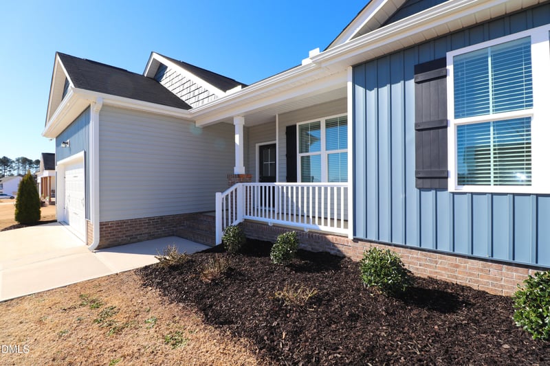 152 Springtooth Dr, Zebulon, NC 27597