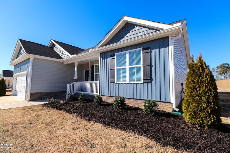 152 Springtooth Dr, Zebulon, NC 27597