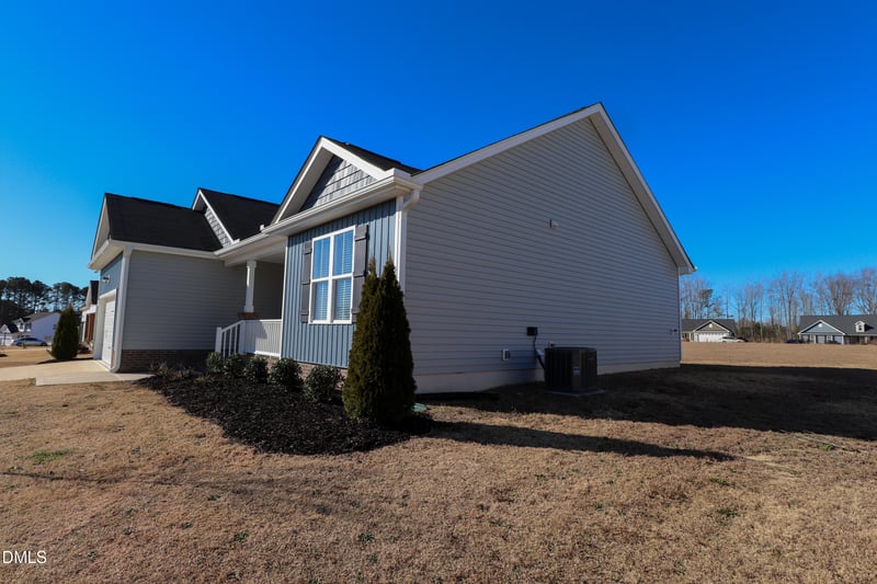 152 Springtooth Dr, Zebulon, NC 27597
