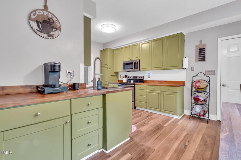 1520 Grassy Branch Dr, Fayetteville, NC 28304