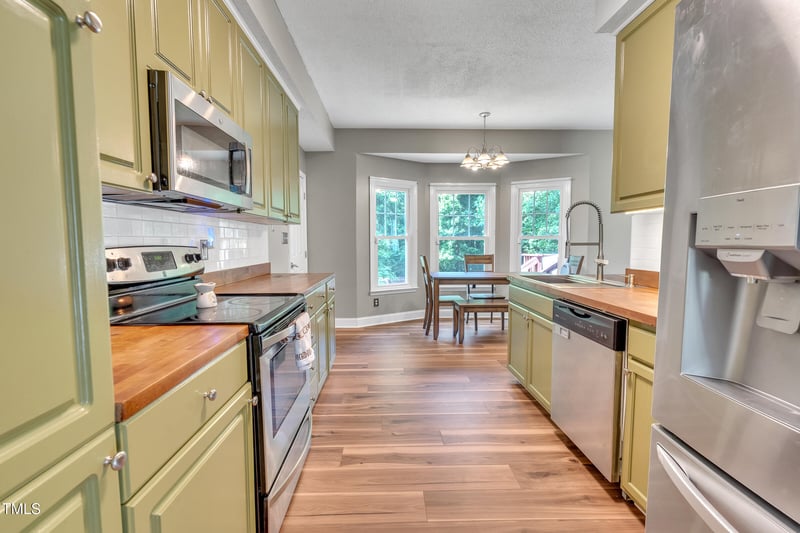 1520 Grassy Branch Dr, Fayetteville, NC 28304
