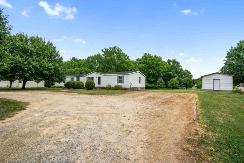 1520 Lynch Rd, Selma, NC 27576