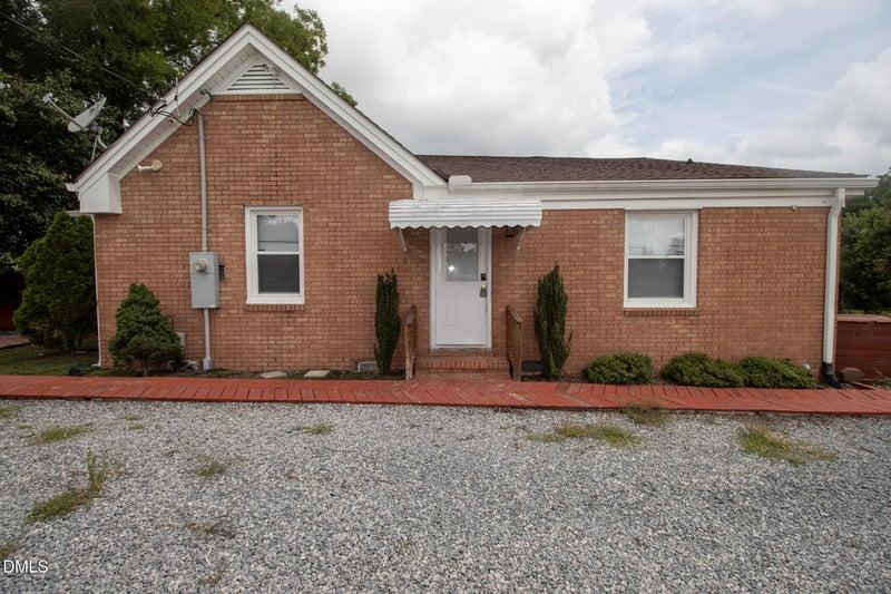 1520 Old Barbour Rd, Benson, NC 27504