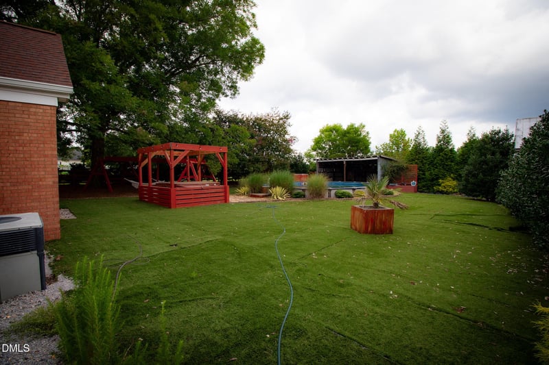 1520 Old Barbour Rd, Benson, NC 27504