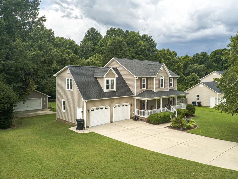 1520 Olde Mckenzie Dr, Holly Springs, NC 27540