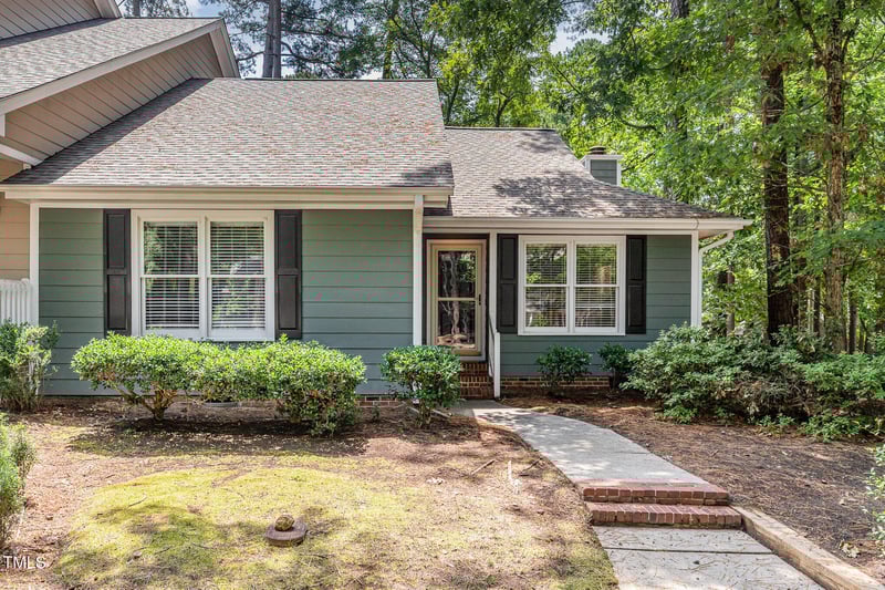 1520 Woodcroft Dr, Raleigh, NC 27609