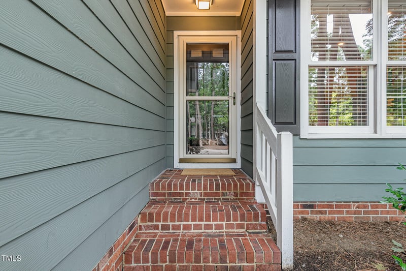 1520 Woodcroft Dr, Raleigh, NC 27609