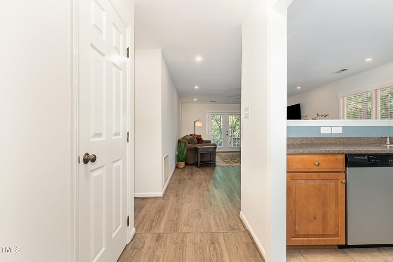 1520 Woodcroft Dr, Raleigh, NC 27609