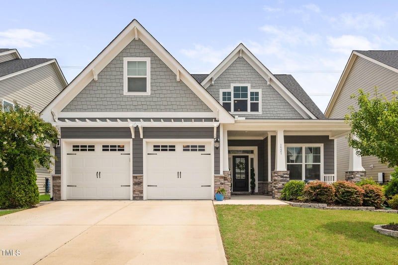 1521 Armscroft Ln, Apex, NC 27502