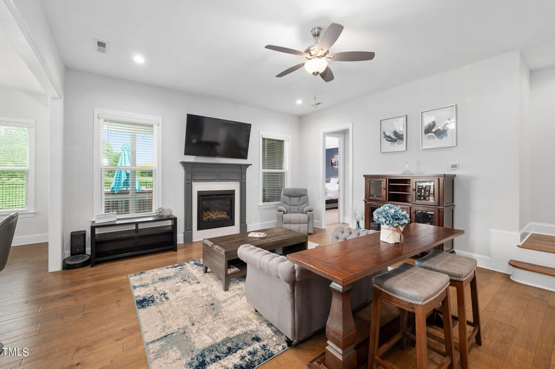 1521 Armscroft Ln, Apex, NC 27502
