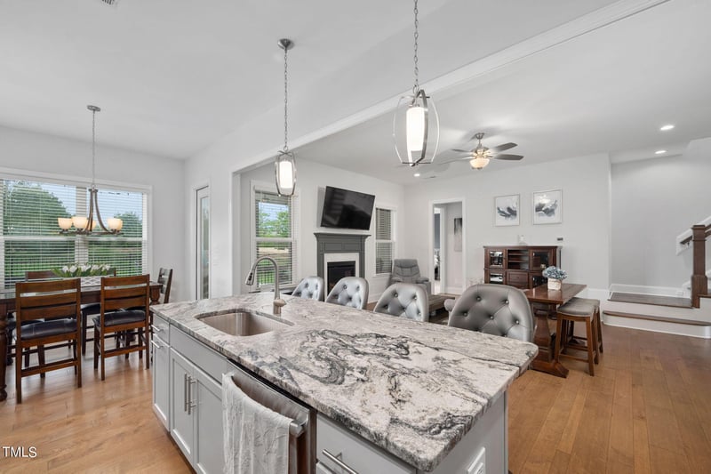 1521 Armscroft Ln, Apex, NC 27502