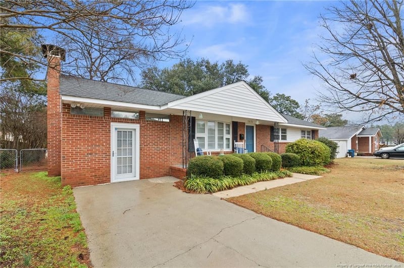 1521 Berkshire Rd, Fayetteville, NC 28304