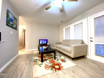 1521 Creekwood Ct #201, Raleigh, NC 27603