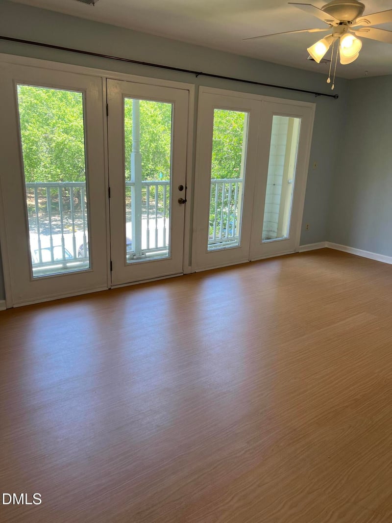 1521 Creekwood Ct #203, Raleigh, NC 27603