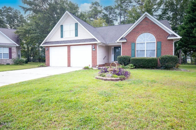 1521 Deanscroft Pl, Fayetteville, NC 28314