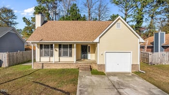 1521 Kara Ct, Fayetteville, NC 28304