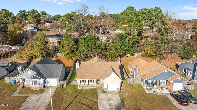 1521 Kara Ct, Fayetteville, NC 28304