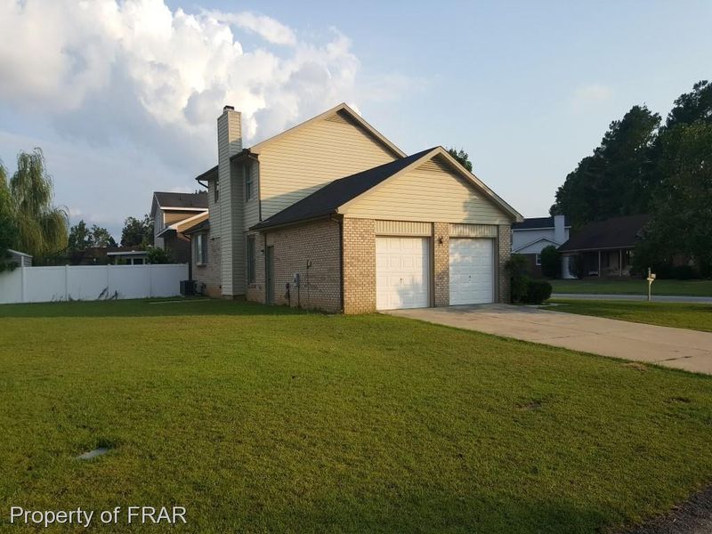 1521 Stackhouse Dr, Fayetteville, NC 28314