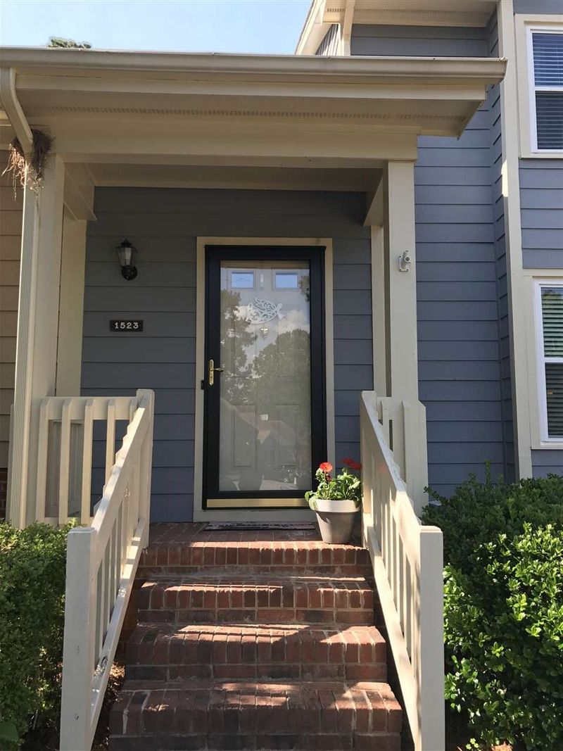 1523 Hemphill Dr, Raleigh, NC 27609