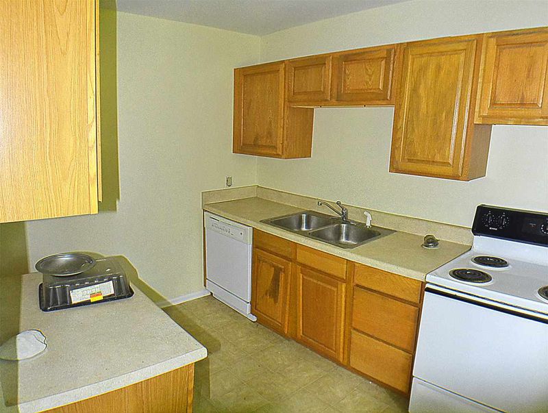 1523 Southgate Dr, Raleigh, NC 27610