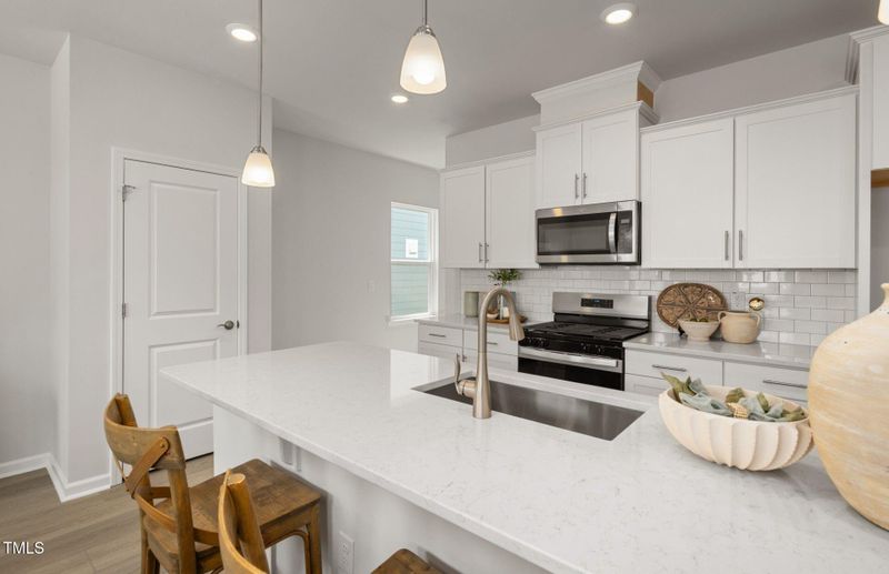 1523 Tamarisk Ln, Durham, NC 27703