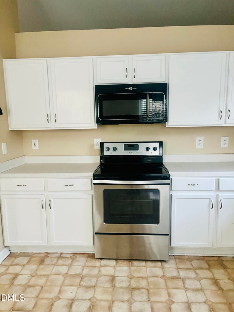 1524 Clover Ridge Ct, Raleigh, NC 27610