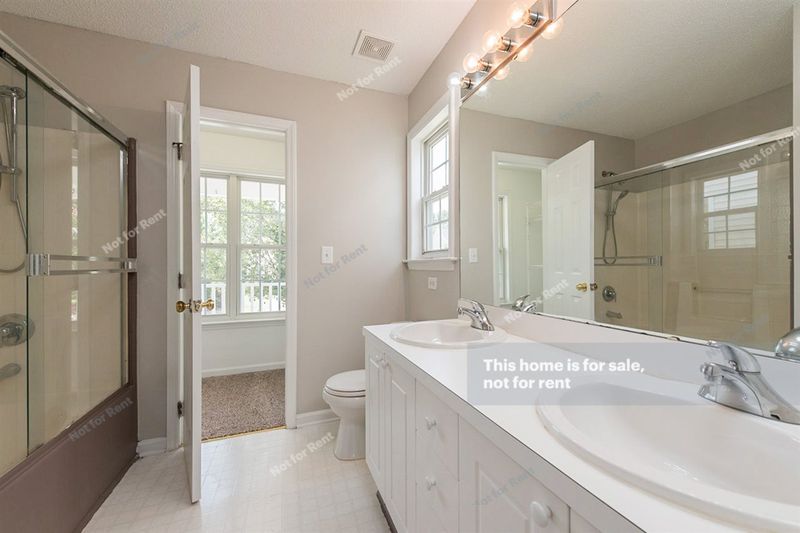 1524 Crag Burn Ln, Raleigh, NC 27604