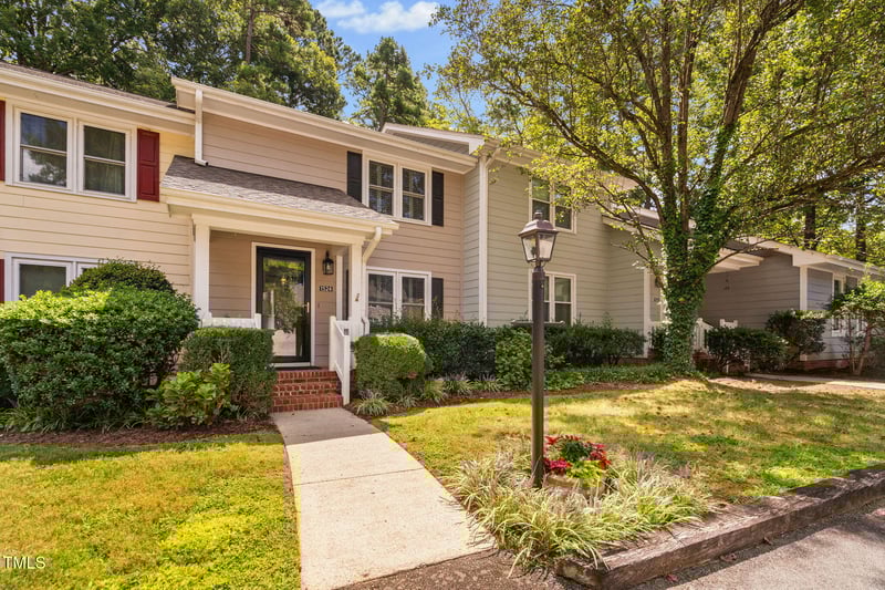 1524 Edgeside Ct, Raleigh, NC 27609