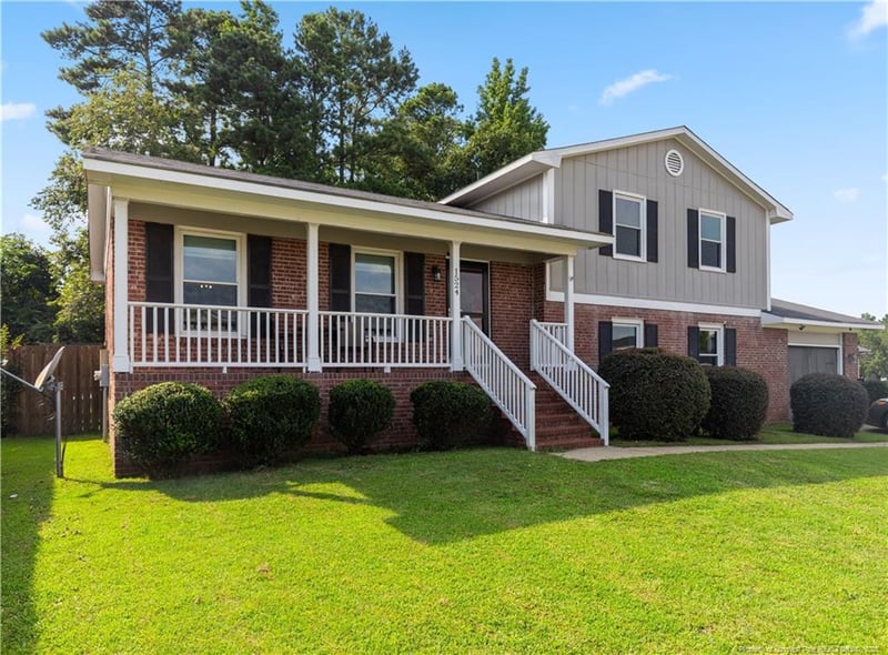 1524 Stackhouse Dr, Fayetteville, NC 28314