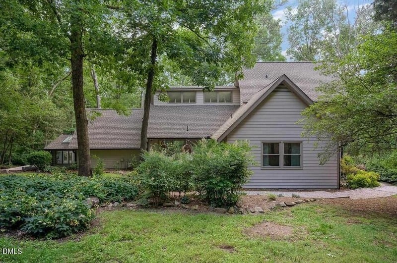 1525 Arboretum Dr, Chapel Hill, NC 27517