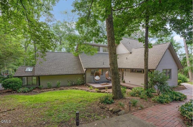 1525 Arboretum Dr, Chapel Hill, NC 27517