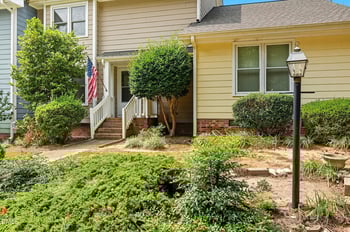 1525 Edgeside Ct, Raleigh, NC 27609