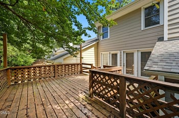 1525 Edgeside Ct, Raleigh, NC 27609