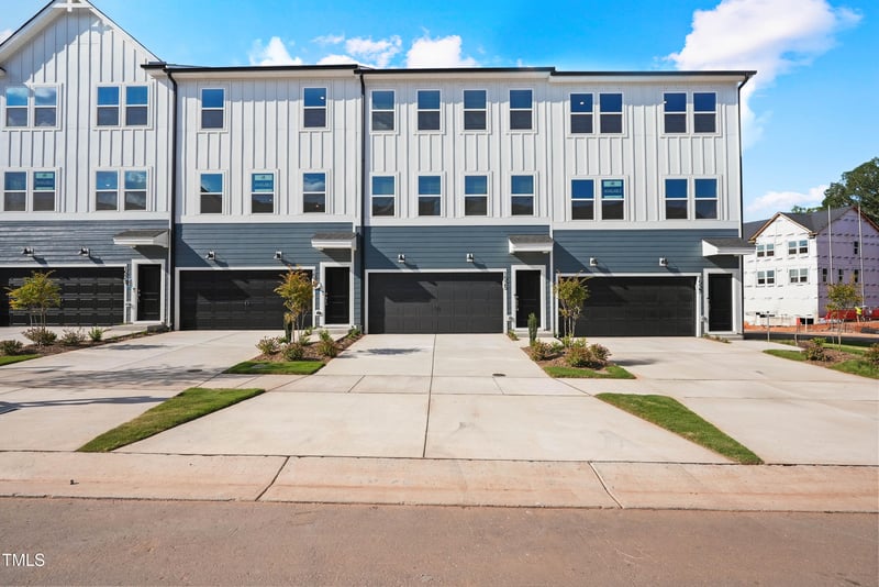 1525 Tamarisk Ln, Durham, NC 27703