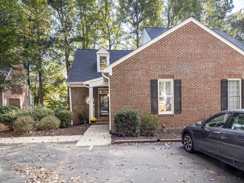 1525 Village Glenn Dr, Raleigh, NC 27612