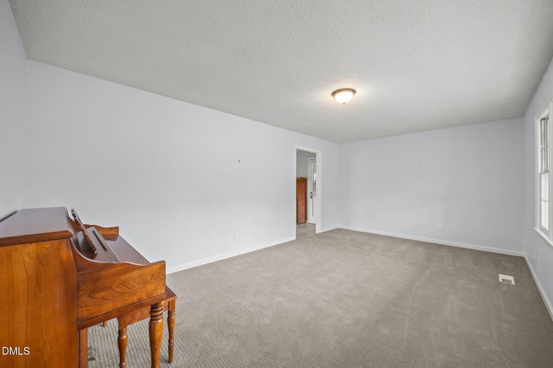 1526 Rogers Rd, Graham, NC 27253