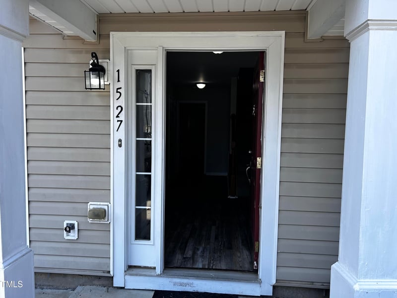 1527 Haywards Heath Ln, Apex, NC 27502