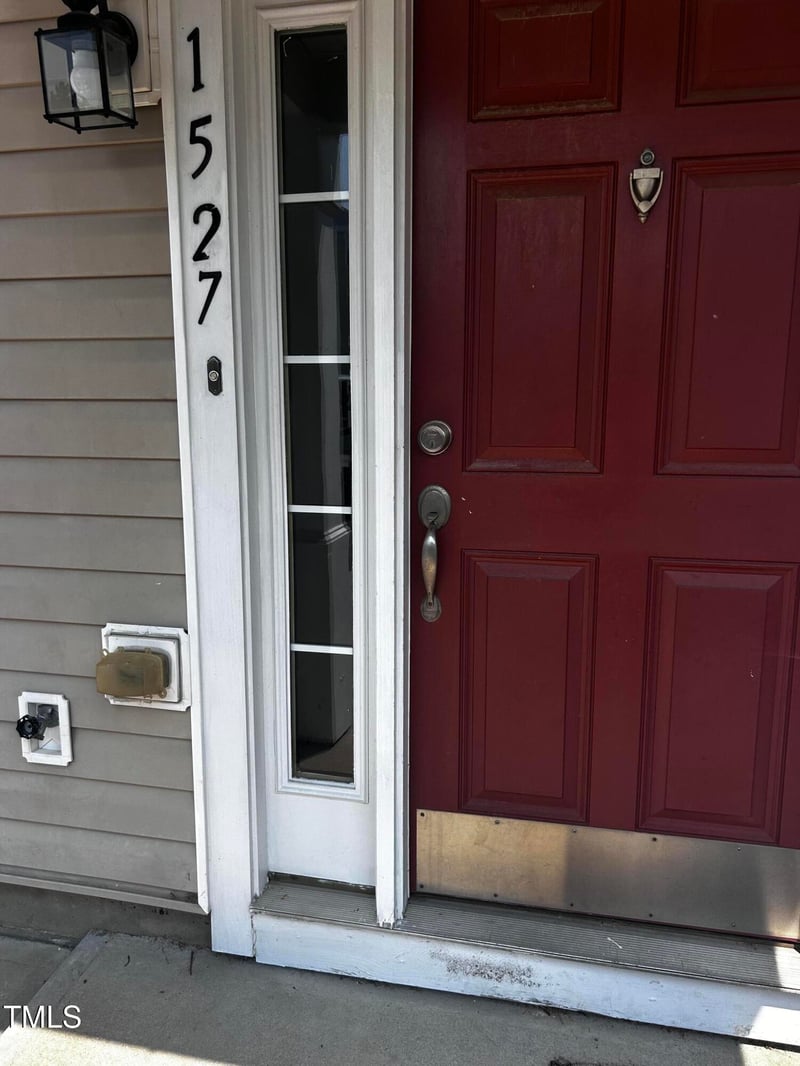 1527 Haywards Heath Ln, Apex, NC 27502