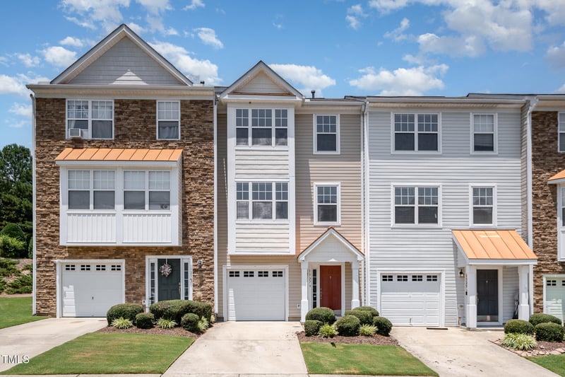 1527 Haywards Heath Ln, Apex, NC 27502
