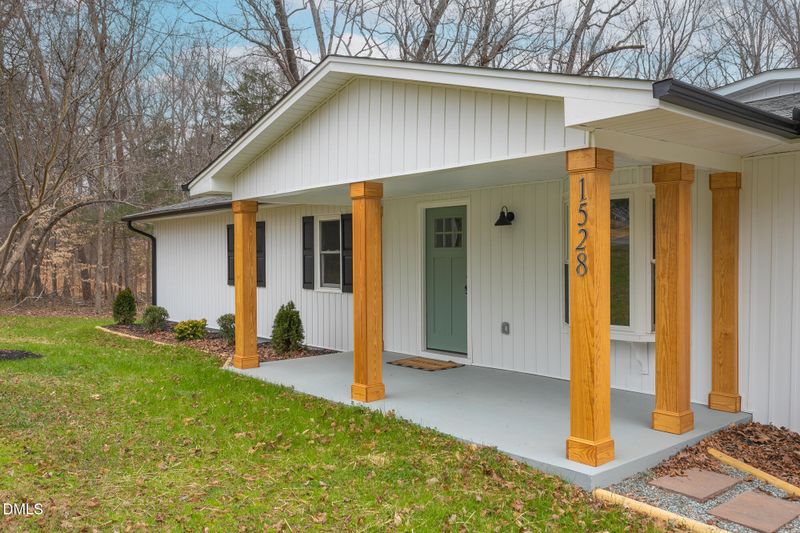 1528 Idlewild Ave, Burlington, NC 27217