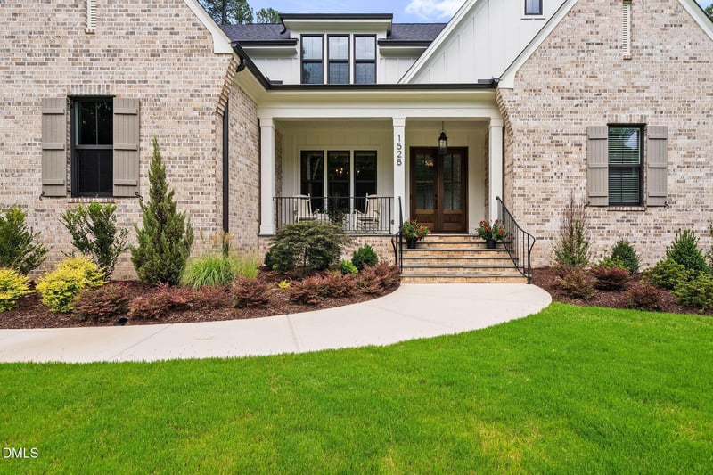 1528 Lake Adventure Ct, Raleigh, NC 27613