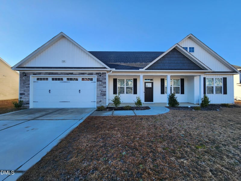 1528 Vergeland Dr, Hope Mills, NC 28348