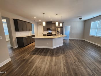 1528 Vergeland Dr, Hope Mills, NC 28348