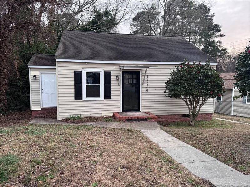 1529 Lacy St, Fayetteville, NC 28305